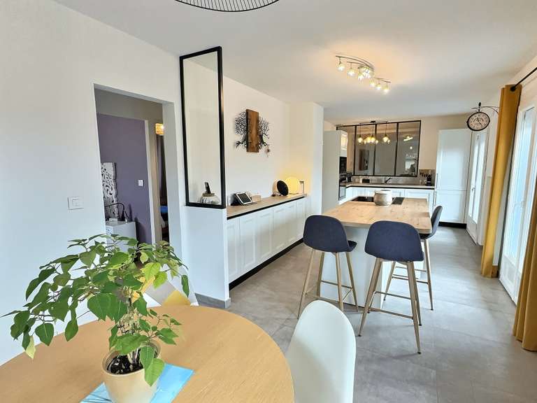 Maison Divonne-les-Bains - 5 chambres - 233m²