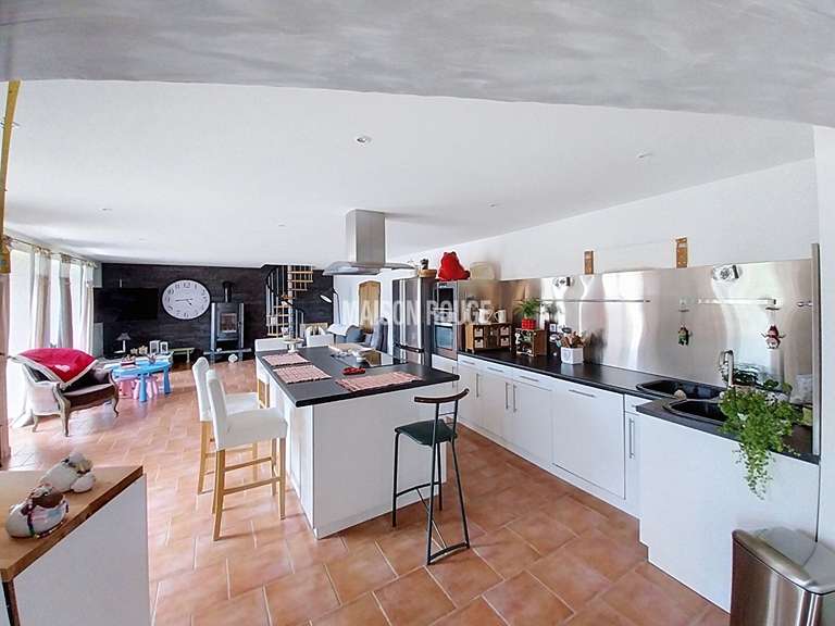 Maison Lanvollon - 5 chambres - 180m²