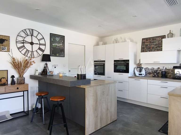 Maison Saint-Sulpice-de-Royan - 3 chambres - 130m²