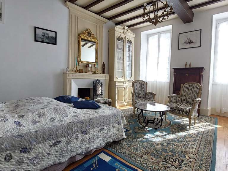 House Talmont-sur-Gironde - 4 bedrooms - 196m²
