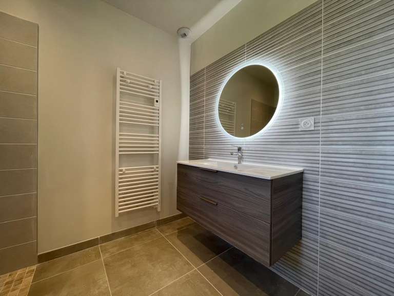 Maison L'Isle-sur-la-Sorgue - 4 chambres - 140m²