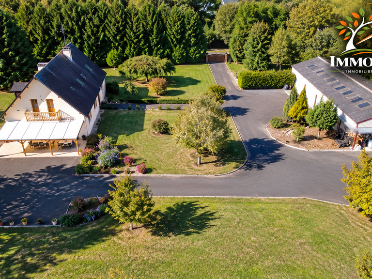 Maison Évrecy - 5 chambres - 196m²