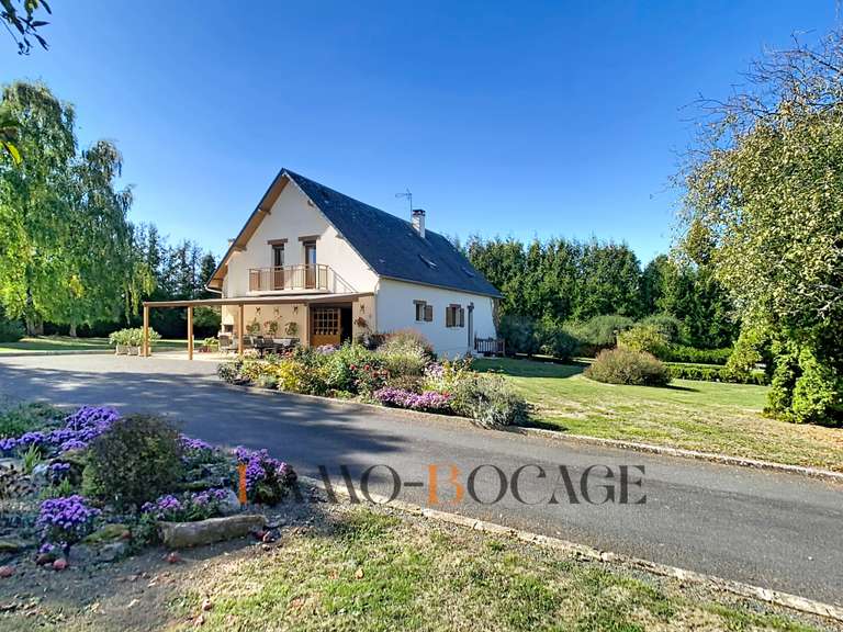 Maison Évrecy - 5 chambres - 196m²