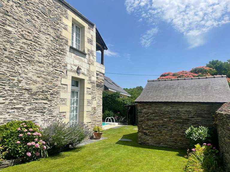 Maison Les Ponts-de-Cé - 5 chambres - 232m²