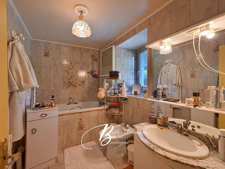 House Plourivo - 4 bedrooms - 200m²