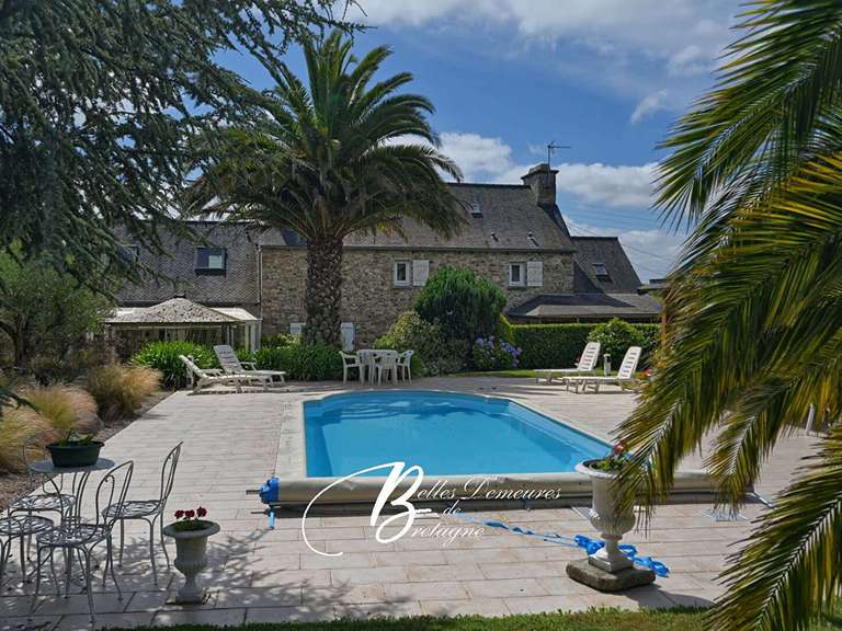 House Plourivo - 4 bedrooms - 200m²
