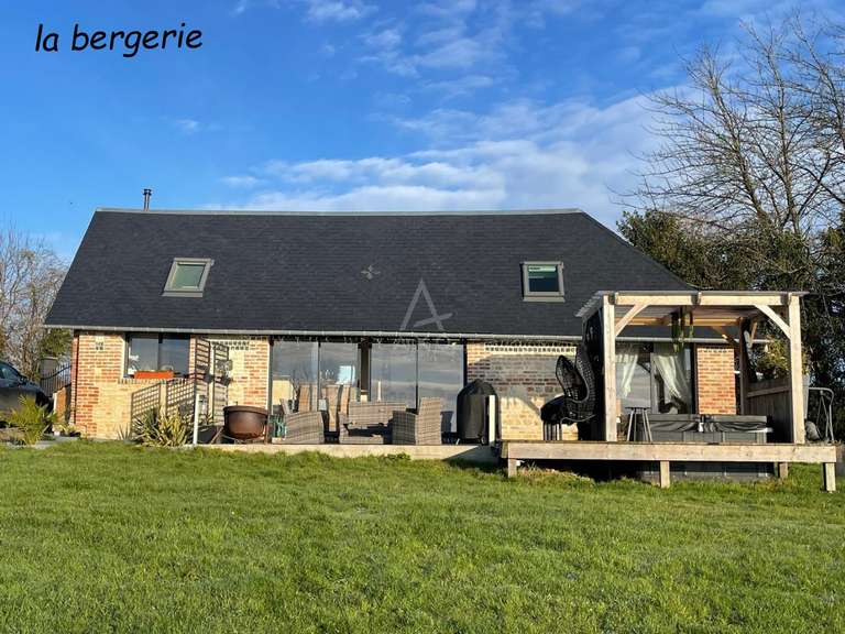 House Surville - 8 bedrooms - 360m²
