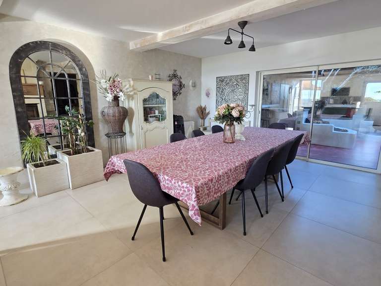 Maison Bourg - 5 chambres - 332m²