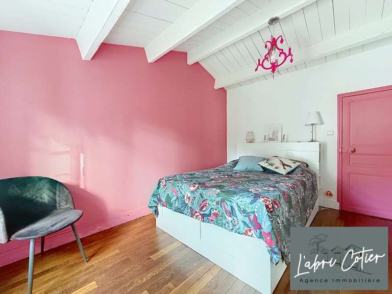Maison Saint-Hilaire-de-Riez - 4 chambres - 217m²