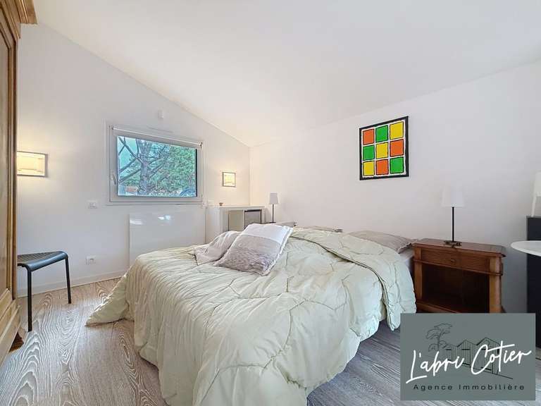 Maison Saint-Hilaire-de-Riez - 4 chambres - 217m²
