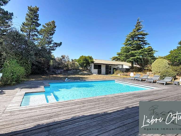 Maison Saint-Hilaire-de-Riez - 4 chambres - 217m²