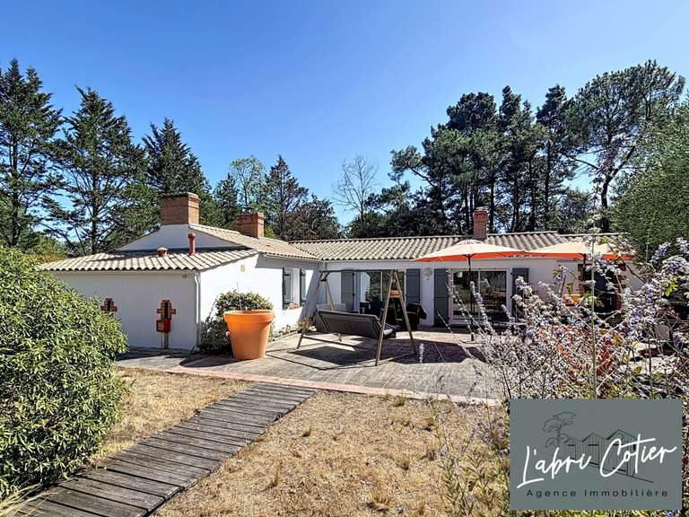 Maison Saint-Hilaire-de-Riez - 4 chambres - 217m²