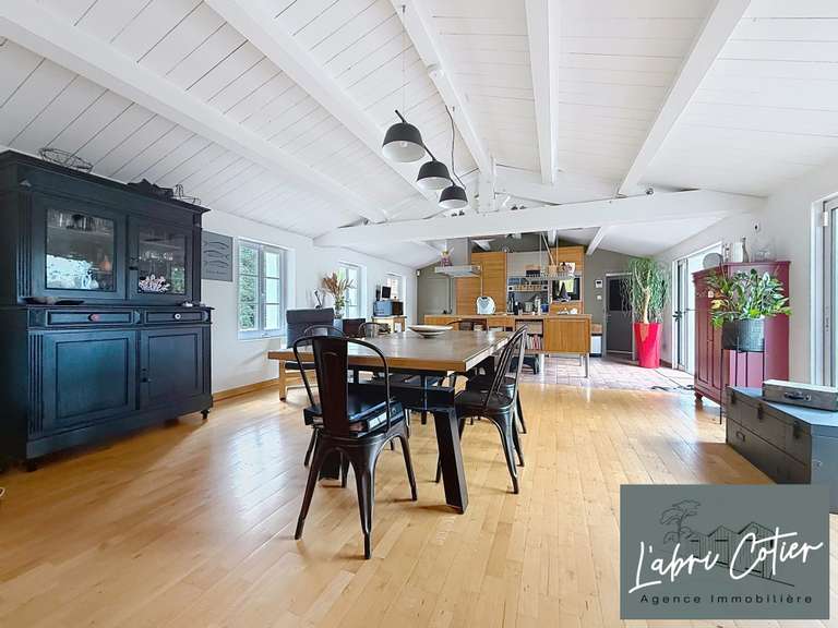 Maison Saint-Hilaire-de-Riez - 4 chambres - 217m²