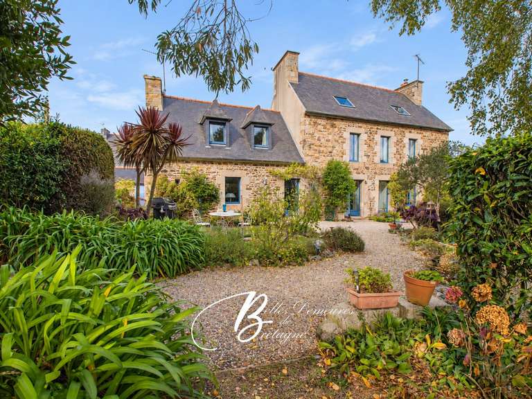 Maison Ploubazlanec - 5 chambres - 202m²