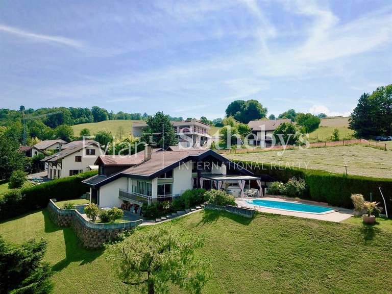 Maison Ballaison - 4 chambres - 246m²