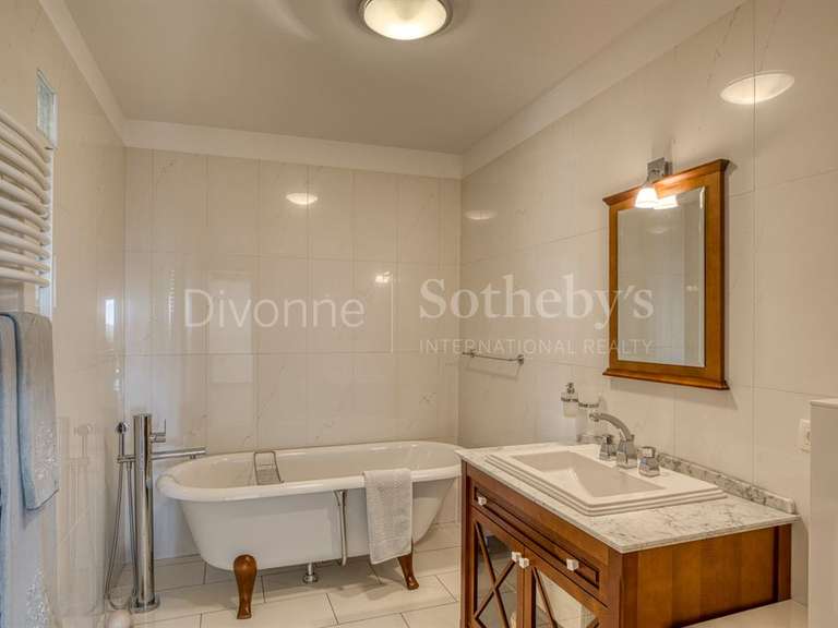 Maison Chevry - 5 chambres - 350m²