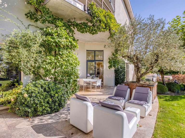 Maison Chevry - 5 chambres - 350m²