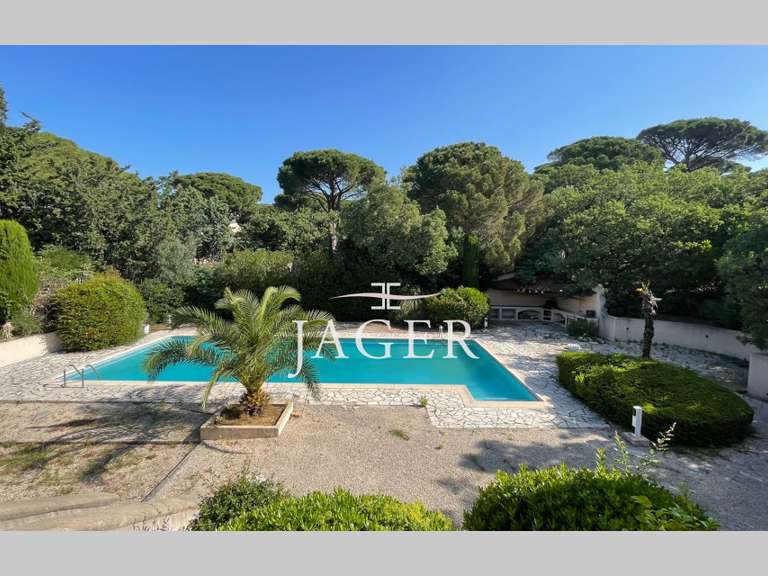 Villa Sainte-Maxime - 5 chambres - 300m²