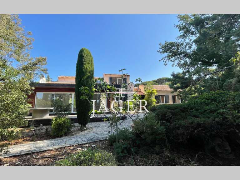 Villa Sainte-Maxime - 5 chambres - 300m²