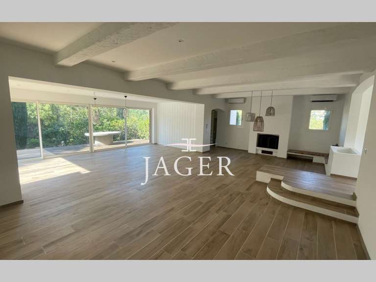 Villa Sainte-Maxime - 5 chambres - 300m²