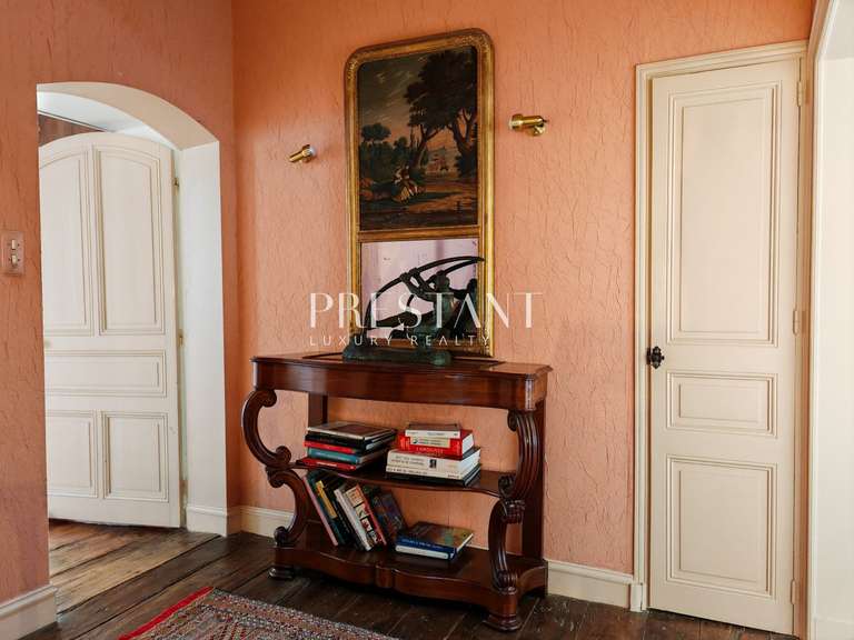 Maison Angoulême - 7 chambres - 310m²