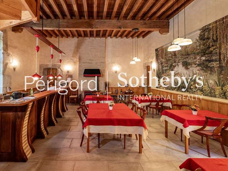 Maison Villeneuve-sur-Lot - 8 chambres - 875m²