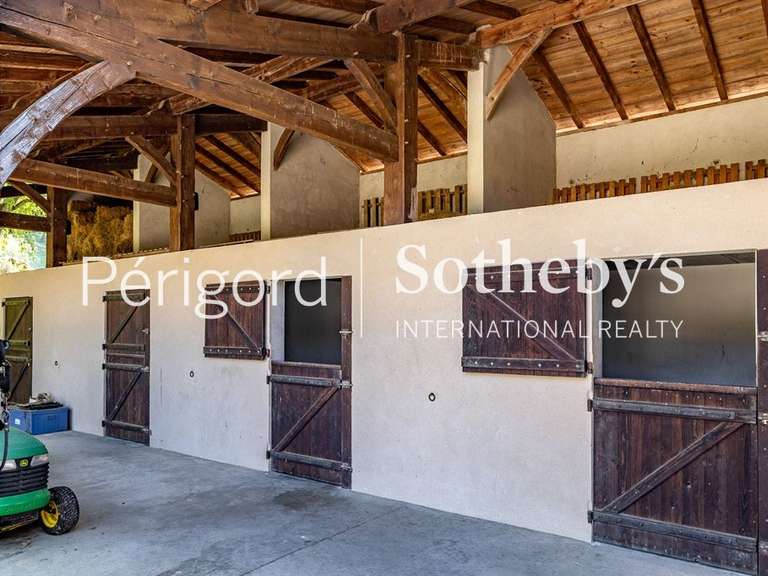 Maison Villeneuve-sur-Lot - 8 chambres - 875m²