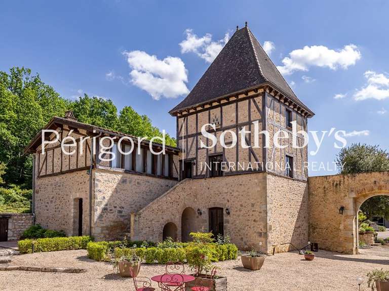 Maison Villeneuve-sur-Lot - 8 chambres - 875m²