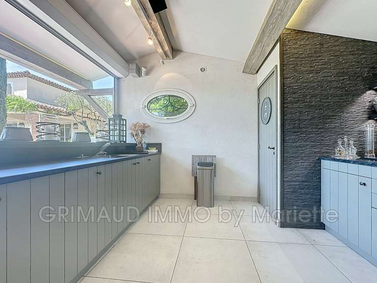 Villa Grimaud - 5 bedrooms - 234m²