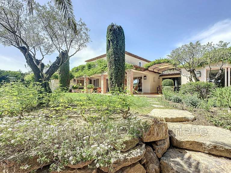 Villa Grimaud - 5 bedrooms - 234m²