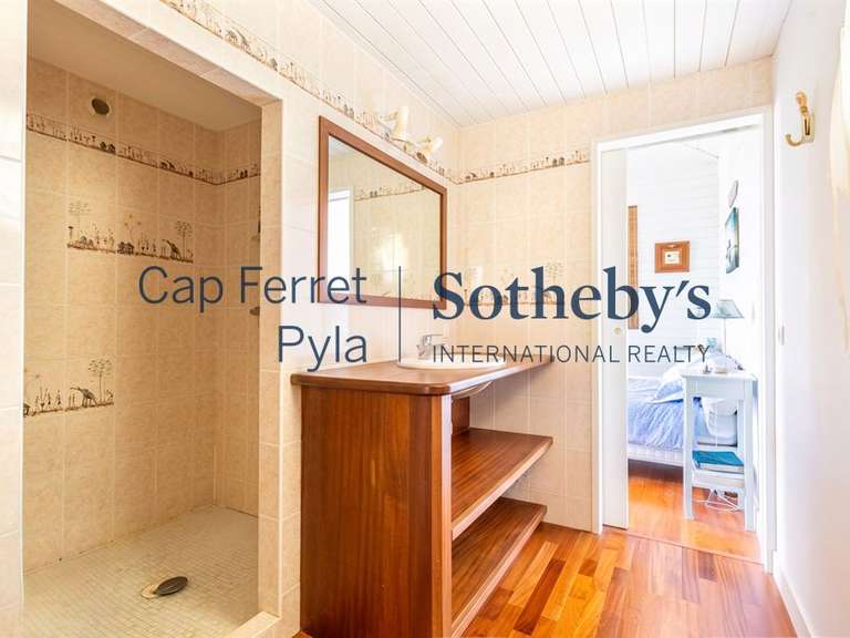 Maison Pyla-sur-mer - 7 chambres - 298m²