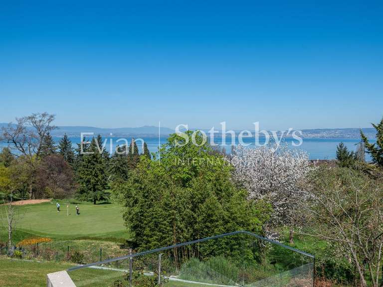 Maison Évian-les-Bains - 3 chambres - 302m²