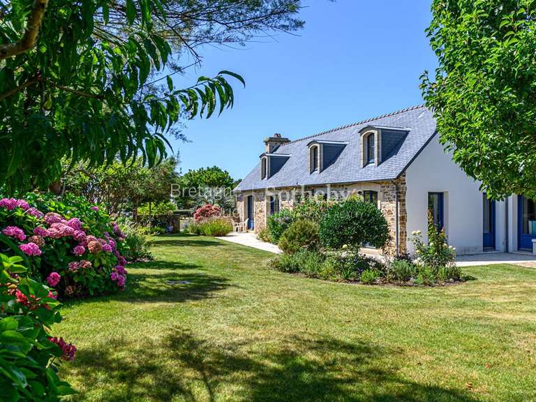 Maison Plonéour-Lanvern - 530m²
