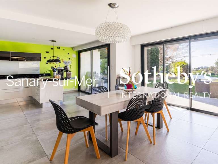 Maison Sanary-sur-Mer - 7 chambres - 453m²