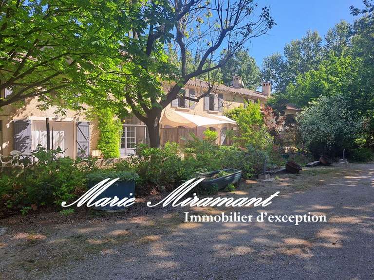 Propriété L'Isle-sur-la-Sorgue - 13 chambres - 600m²