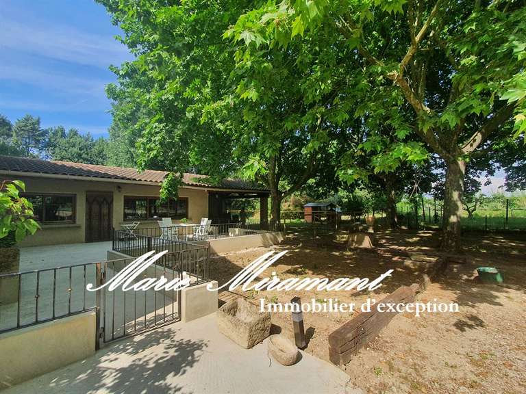 Propriété L'Isle-sur-la-Sorgue - 13 chambres - 600m²