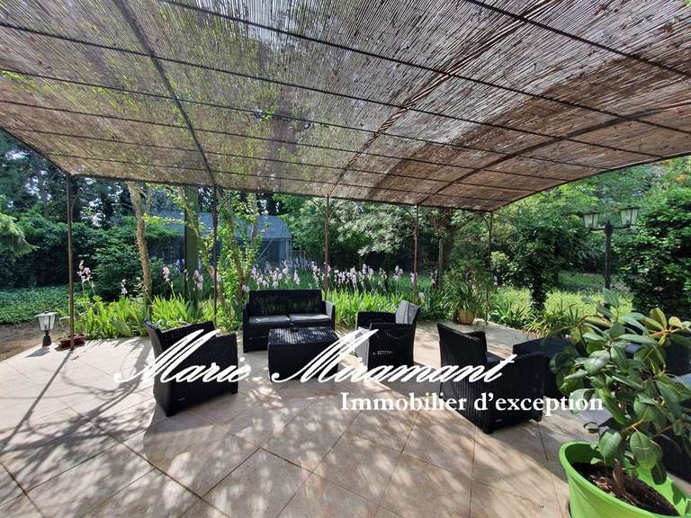 Propriété L'Isle-sur-la-Sorgue - 13 chambres - 600m²