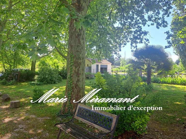 Propriété L'Isle-sur-la-Sorgue - 13 chambres - 600m²