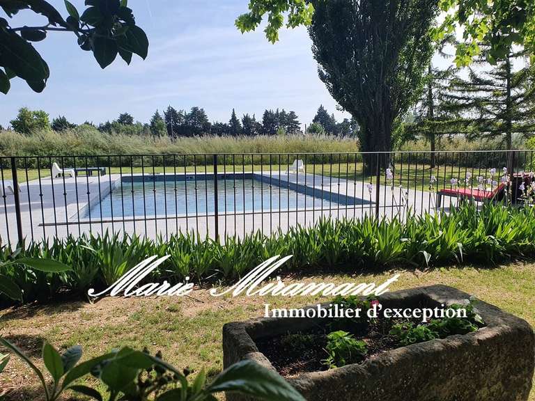 Propriété L'Isle-sur-la-Sorgue - 13 chambres - 600m²