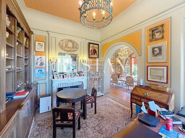 House Bayonne - 8 bedrooms - 470m²