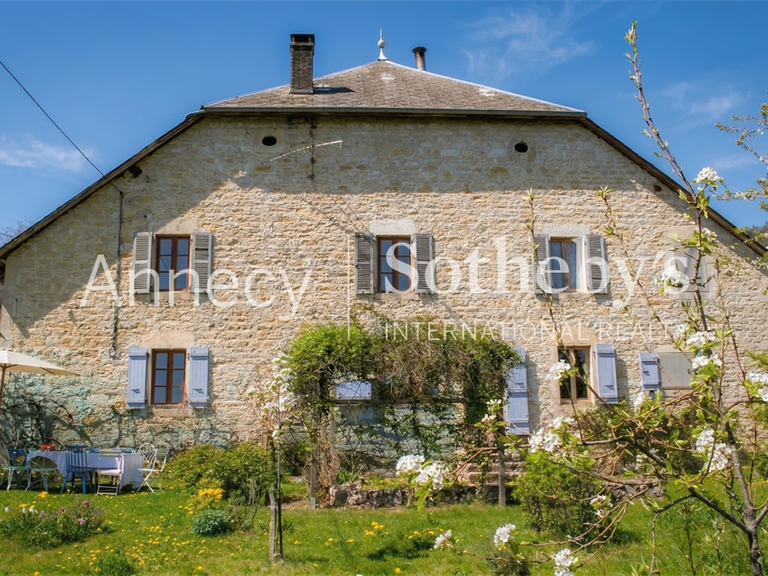 Maison Virieu-le-Petit - 4 chambres - 175m²