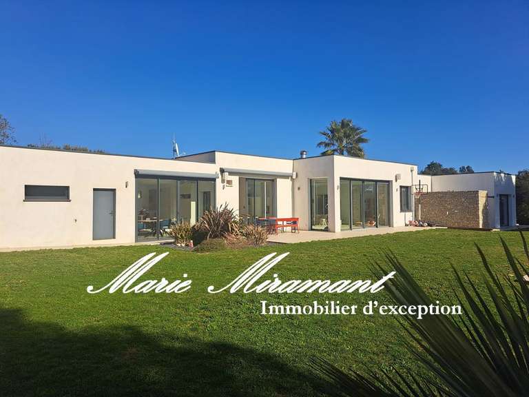 Maison Nîmes - 6 chambres - 300m²