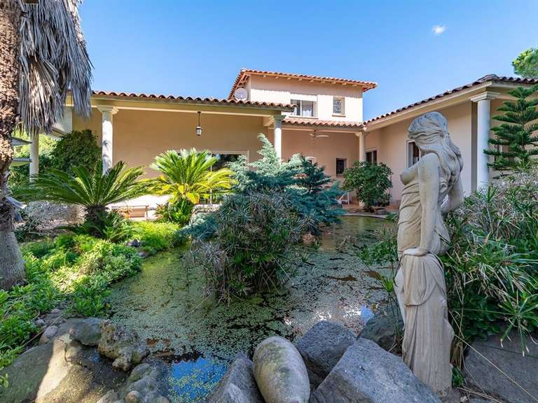 House Agde - 6 bedrooms - 326m²