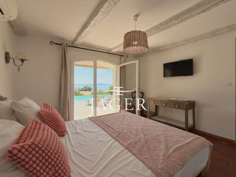 Villa avec Vue sur mer Les issambres - 6 chambres - 298m²