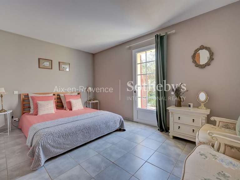 Maison Aix-en-Provence - 6 chambres - 201m²