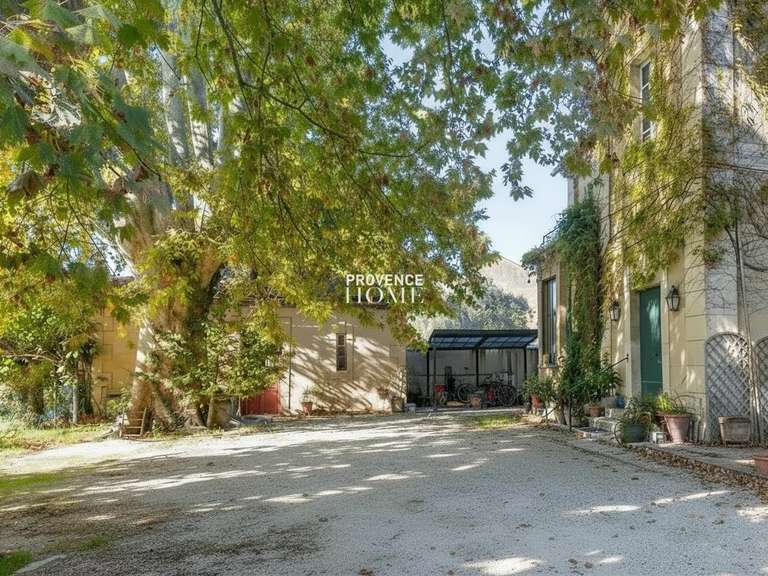 Maison Le Thor - 5 chambres - 272m²