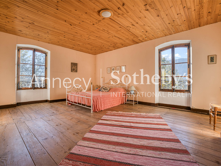 Maison Serrières-en-Chautagne - 10 chambres - 700m²