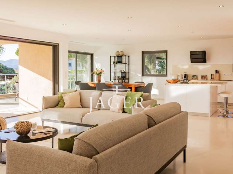 Villa with Sea view Sainte-Maxime - 5 bedrooms - 250m²