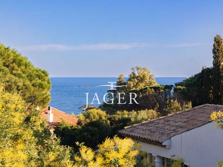 Villa with Sea view Sainte-Maxime - 4 bedrooms - 300m²