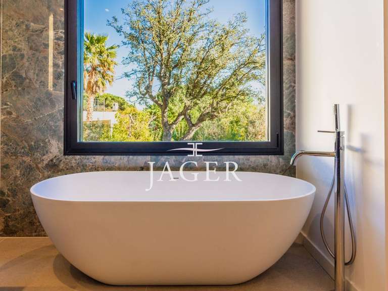 Villa with Sea view Sainte-Maxime - 4 bedrooms - 300m²